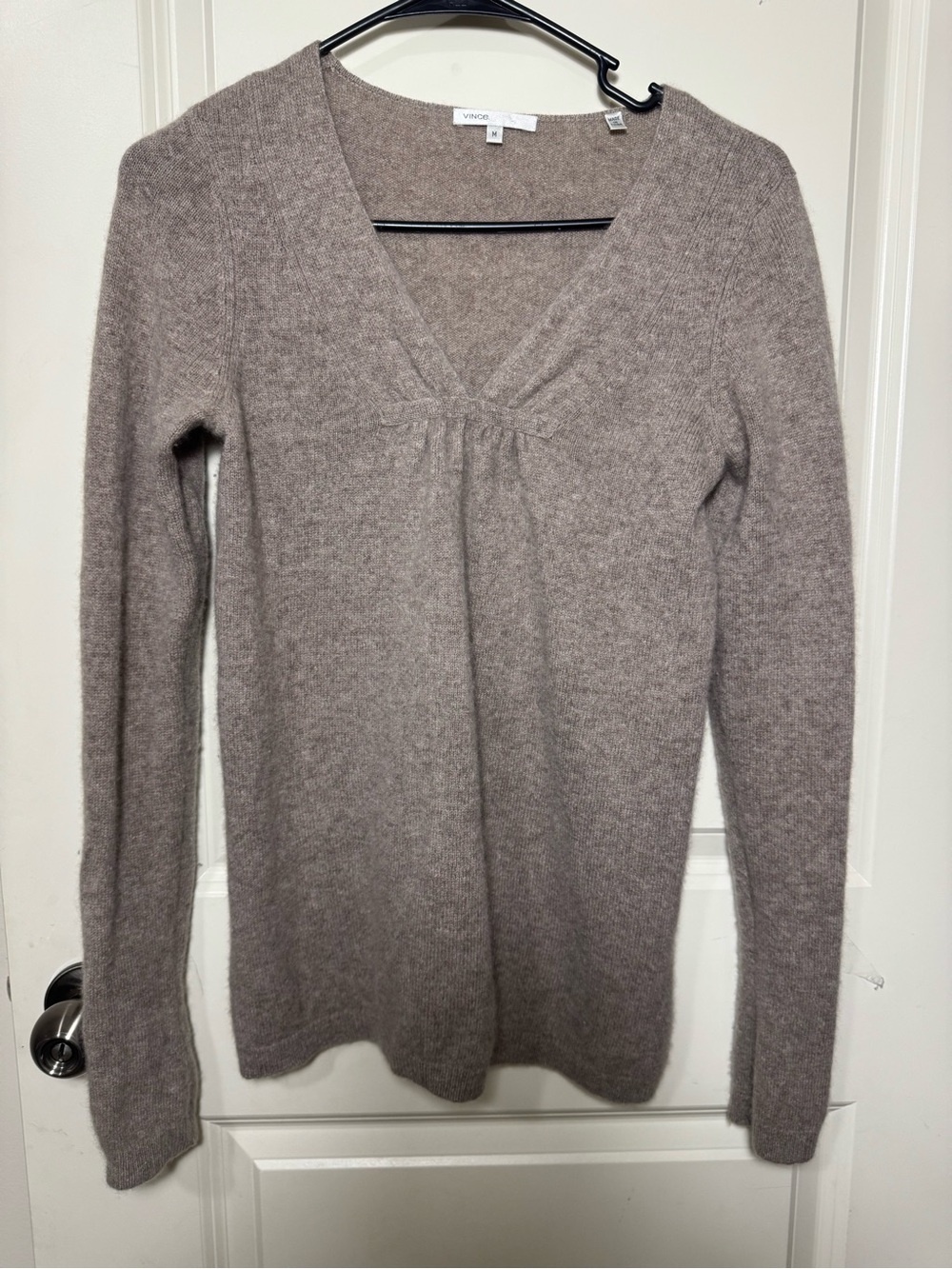 Vince 100% Cashmere brown V-Neck Knit Pullover Sweater Women’s Size M